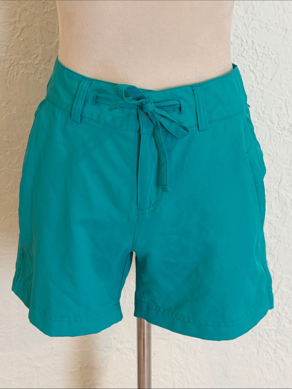 Magellan Outdoors Teal Drawstring Women's Shorts size XS 5.5 inch